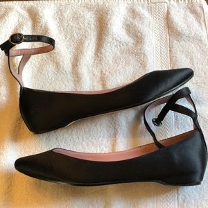 Leon Max sz 7.5 blk satin flats
